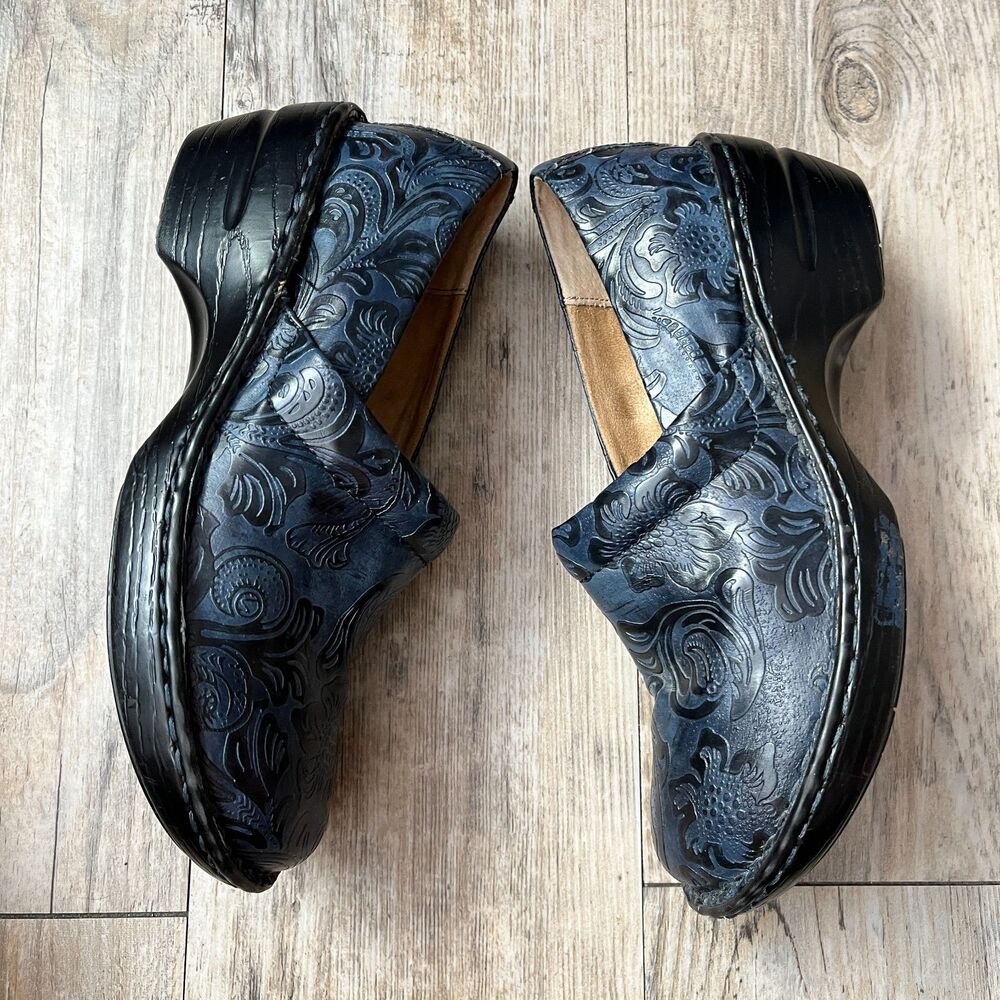 G.H. Bass Floral Clogs 6.5 Sheena Blue Embossed Leather Cottagecore Y2K Vintage